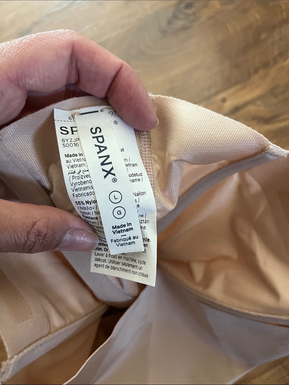 SPANX Waist Cincher (NWT-L) FINAL SALE - Picture 3 of 4